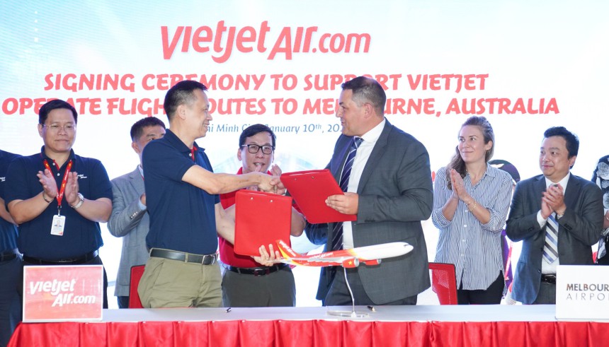 Vietjet Leader and Minister of Victoria, Australia jointly announce to operate direct flights from HCMC to Melbourne (Australia) since March 31st, 2023